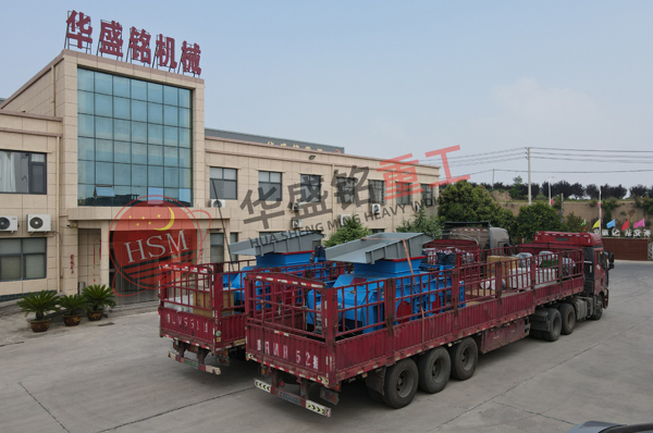 製砂(sha)生(sheng)産(chan)線用(yong)2PGY1500x1000全液(ye)壓(ya)對(dui)輥製砂機